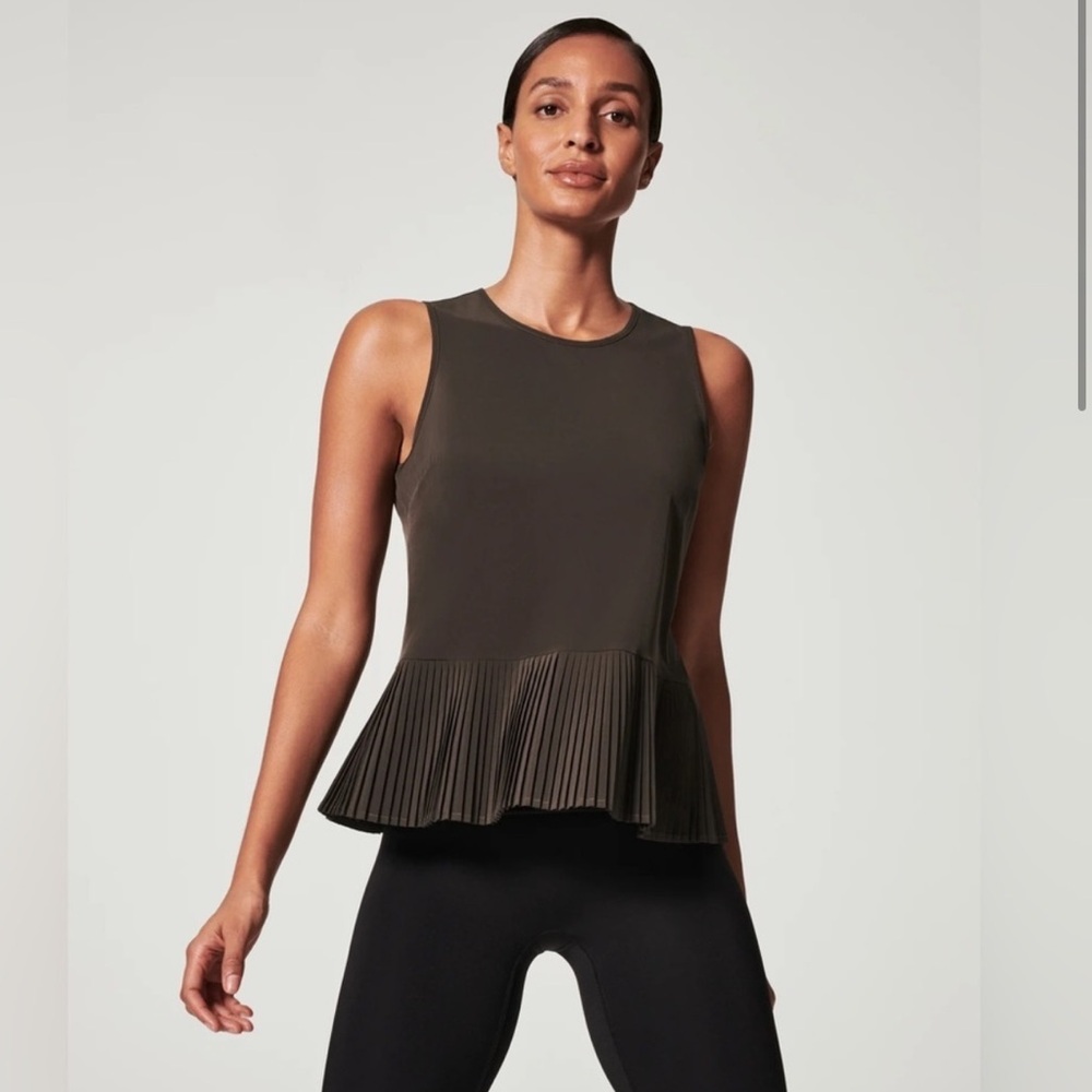 NWOT Spanx Yes, Pleats! Tank